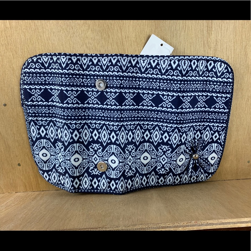 2 Moda Folding Makeup Brush Holder - Picture 4 of 4